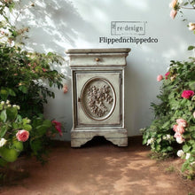 Load image into Gallery viewer, Velvet Cascade Left