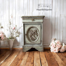 Load image into Gallery viewer, Velvet Cascade Left