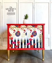 Load image into Gallery viewer, Fashion & Flora