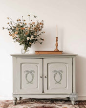 Load image into Gallery viewer, Delicate Motif