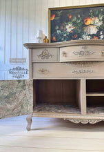 Load image into Gallery viewer, Imperial Intricacy