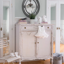 Load image into Gallery viewer, Fusion Mineral Paint Little Stork is used for furniture home decor and DIY craft projects