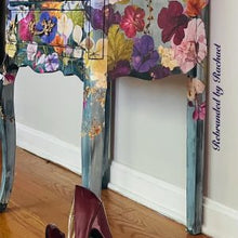 Load image into Gallery viewer, Pressed Flowers