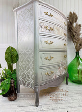 Load image into Gallery viewer, Gothic Trellis