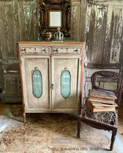 Load image into Gallery viewer, Gothic Trellis