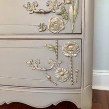 Load image into Gallery viewer, Regal Trimmings