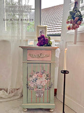 Load image into Gallery viewer, Royal Bouquet