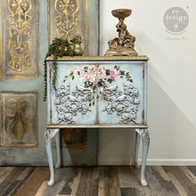 Load image into Gallery viewer, Serene Perch (Right)