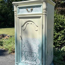 Load image into Gallery viewer, White Engraving