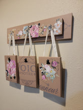 Load image into Gallery viewer, Wall Hanger with Photo Holders