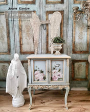 Load image into Gallery viewer, Delicate Roses