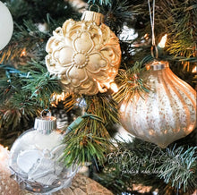 Load image into Gallery viewer, Kingsbury Medallion